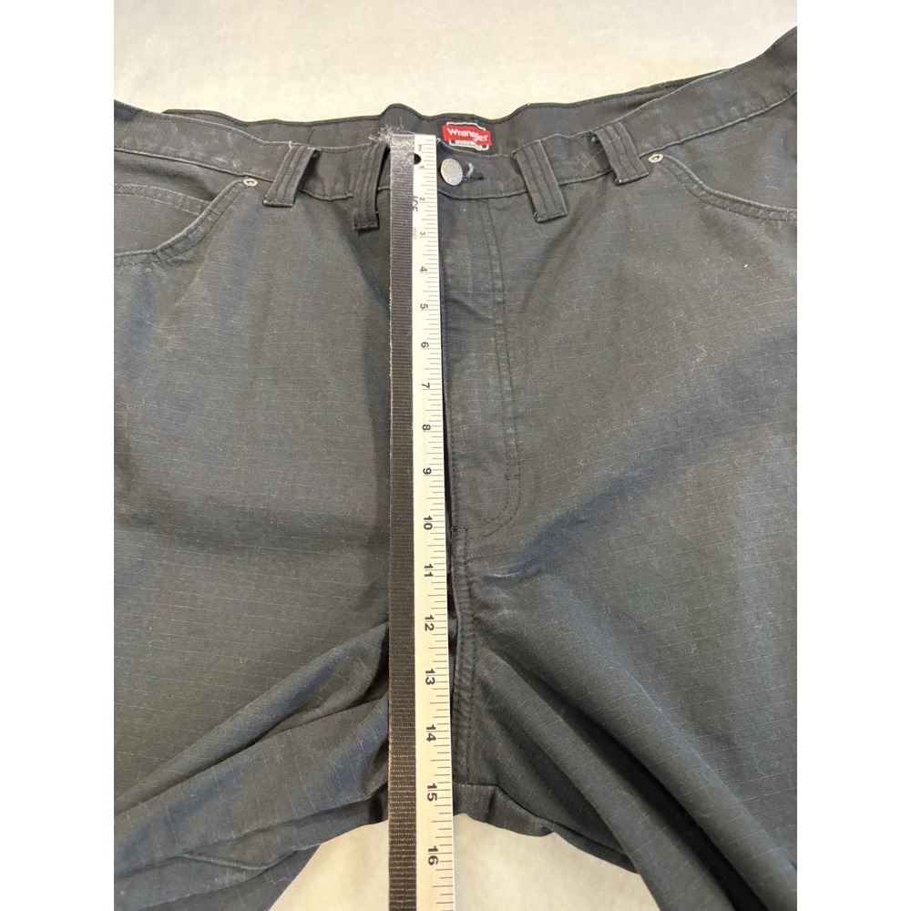 Wrangler  Cargo Shorts Mens 44 Rugged‎ Classic Workwear Ripstop Ranger Utility - Picture 9 of 10